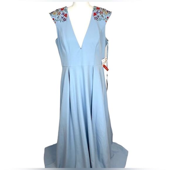 Mac Duggal NWT 26540 BEADED CAP SLEEVE V NECK A LINE GOWN in French Blue… - Picture 5 of 13